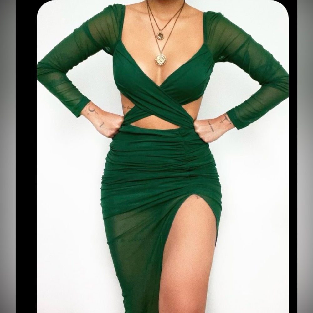 Beautiful Forrest green dress - Large (Australian brand, fits like US med)